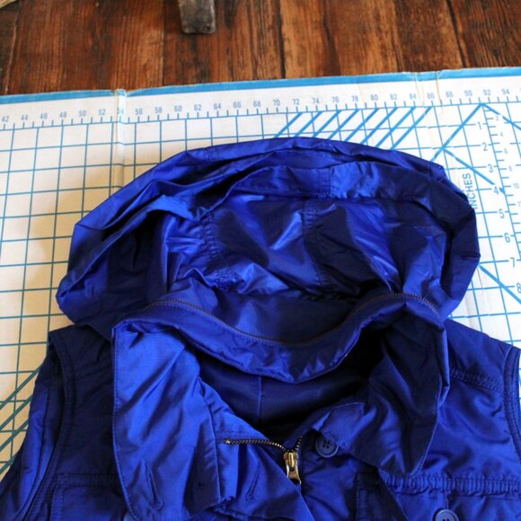 Liz Claiborne Royal Blue Hooded Puffer Vest, IX - Picture 7 of 10